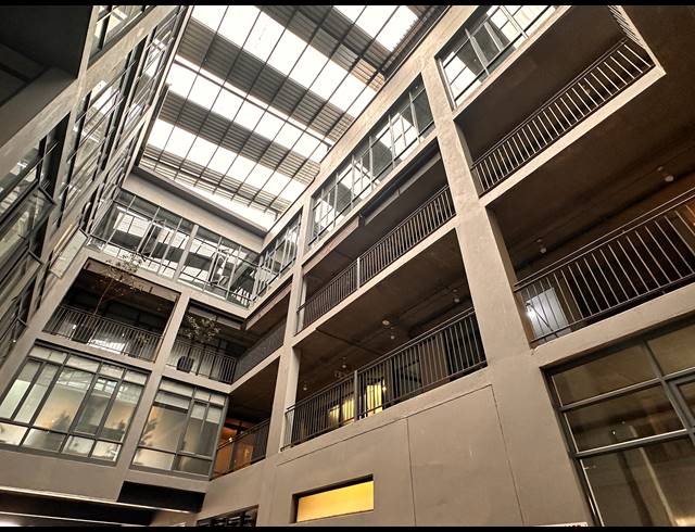 144M² OFFICE TO LET IN GREENSIDE